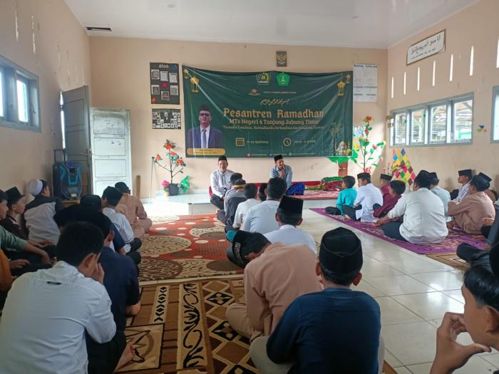 Pesantren Ramadan di MTsN 4 Tanjab Timur Berlangsung Meriah