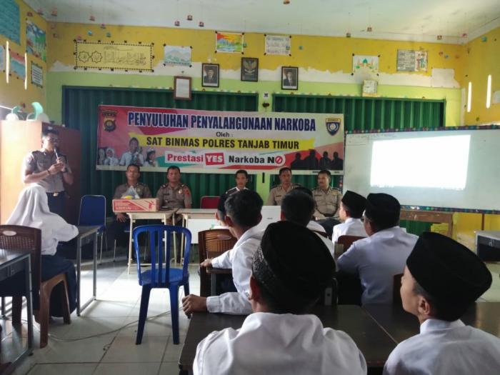 Penyuluhan Penyalahgunaan Narkoba oleh SAT BINMAS POLRES Tanjung Jabung Timur