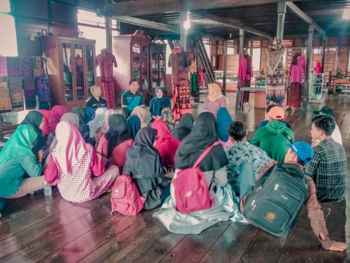 Karya Wisata ke Instalasi Ikan Hias Telanai Pura dan BKR Selaras Pinang Masak