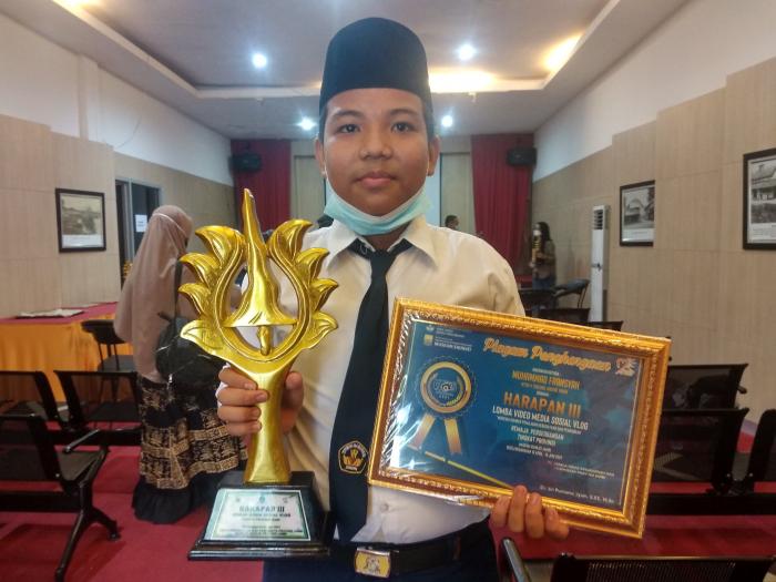 Fransyah, Siswa MTsN 4 Tanjung Jabung Timur meraih Harapan 3 Lomba Vlog Tingkat Provinsi