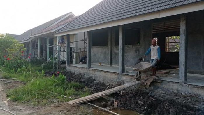 PROSES PEMBANGUNAN GEDUNG MTSN 4 TANJUNG JABUNG TIMUR