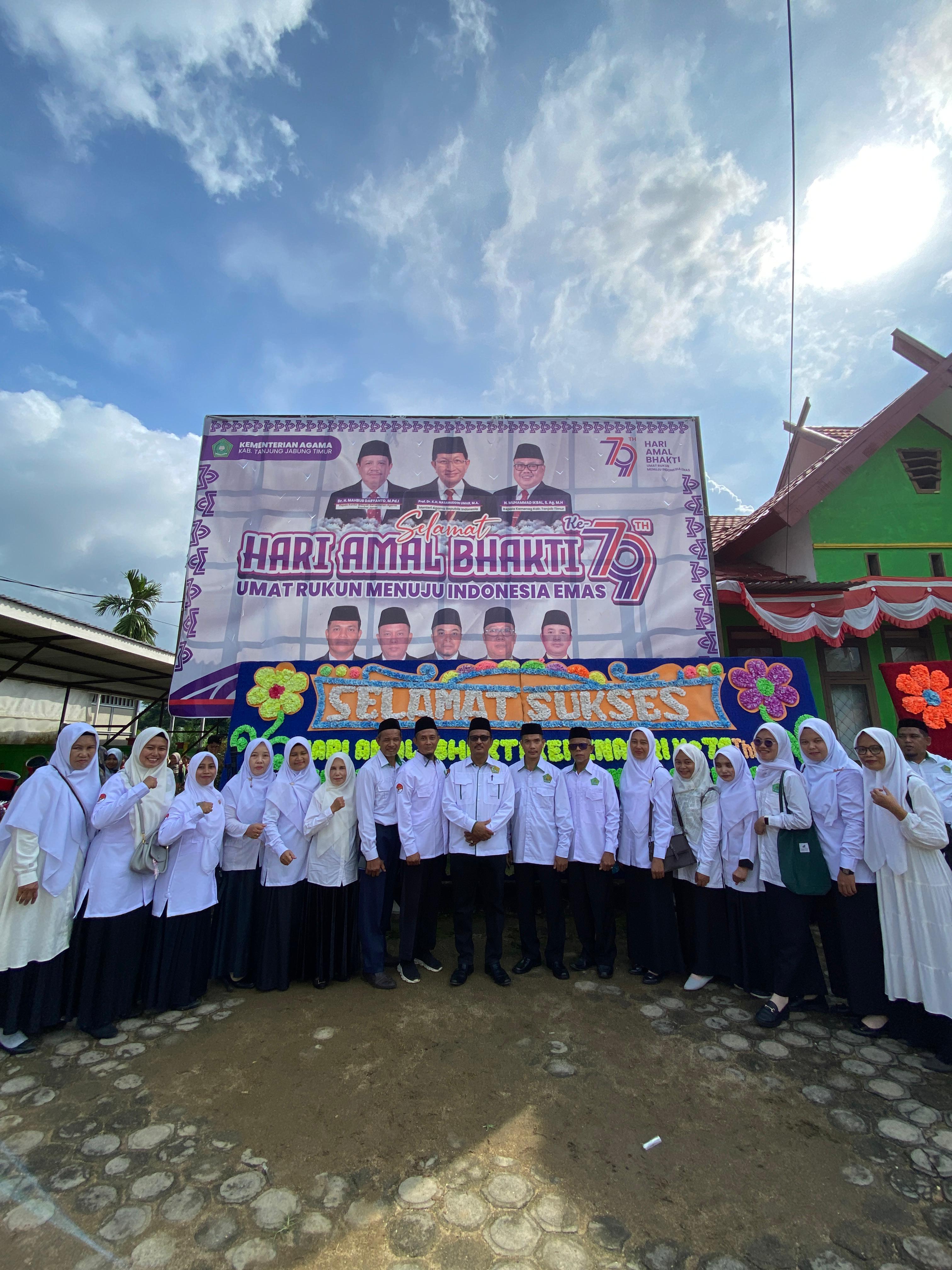 MTsN 4 Tanjung Jabung Timur Berpartisipasi dalam Peringatan Hari Amal Bakti Ke-79 Kementerian Agama