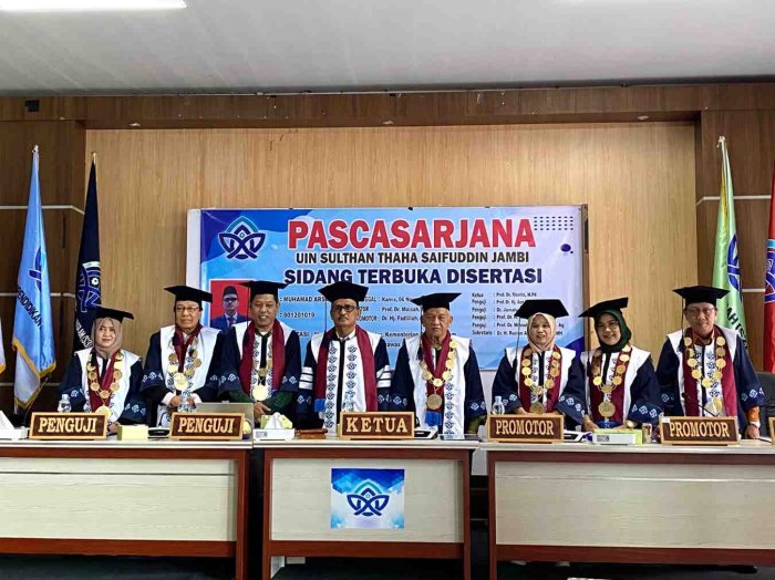 Kepala MTsN 4 Tanjung Jabung Timur Laksanakan Sidang Terbuka Disertasi