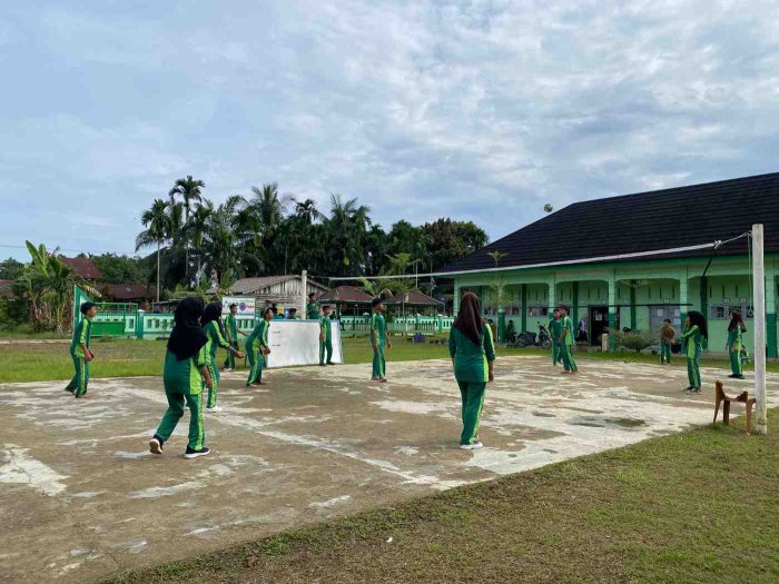 MTsN 4 Tanjung Jabung Timur Gelar Class Meeting Siswa MTsN 4 Tanjung Jabung Timur Gelar Class Meeting Siswa