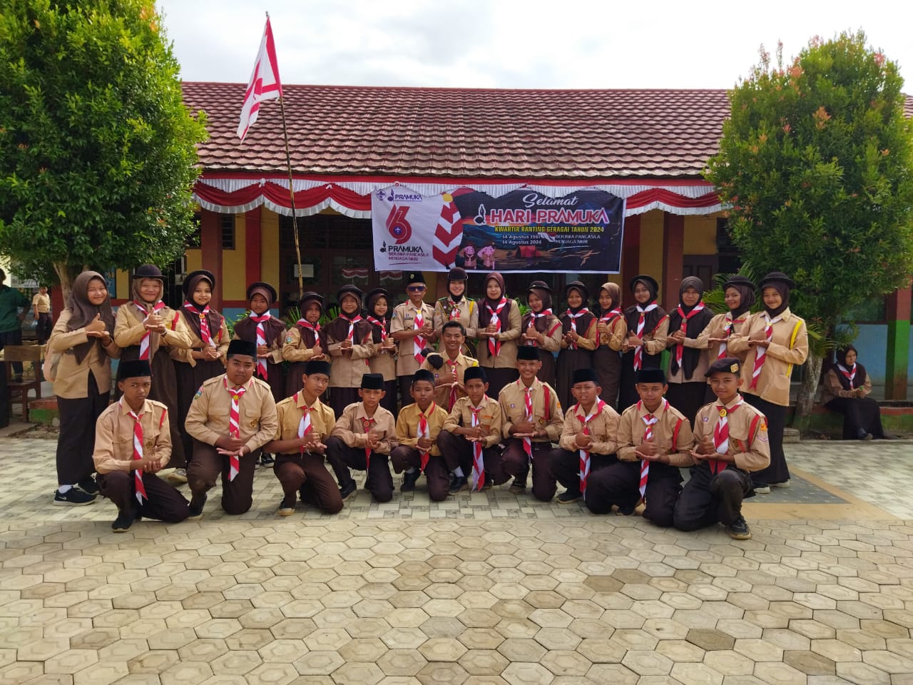 MTsN 4 Tanjung Jabung Timur Meriahkan Upacara Hari Pramuka Ke-63