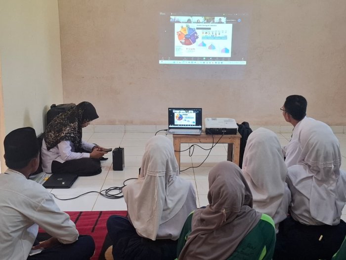 MTsN 4 Tanjung Jabung Timur Ikuti Pembinaan Madrasah Siaga Kependudukan