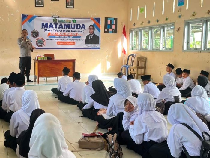 Polsek Geragai Edukasi Siswa MTsN 4 Tanjung Jabung Timur tentang Anti Kekerasan