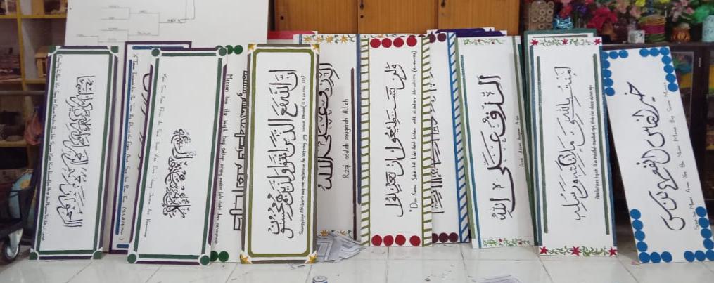 Berhasil Kembangan Kreatifitas Tangan Siswa/I MTsN 4 Tanjung Jabung Timur Membuat Kaligrafi 