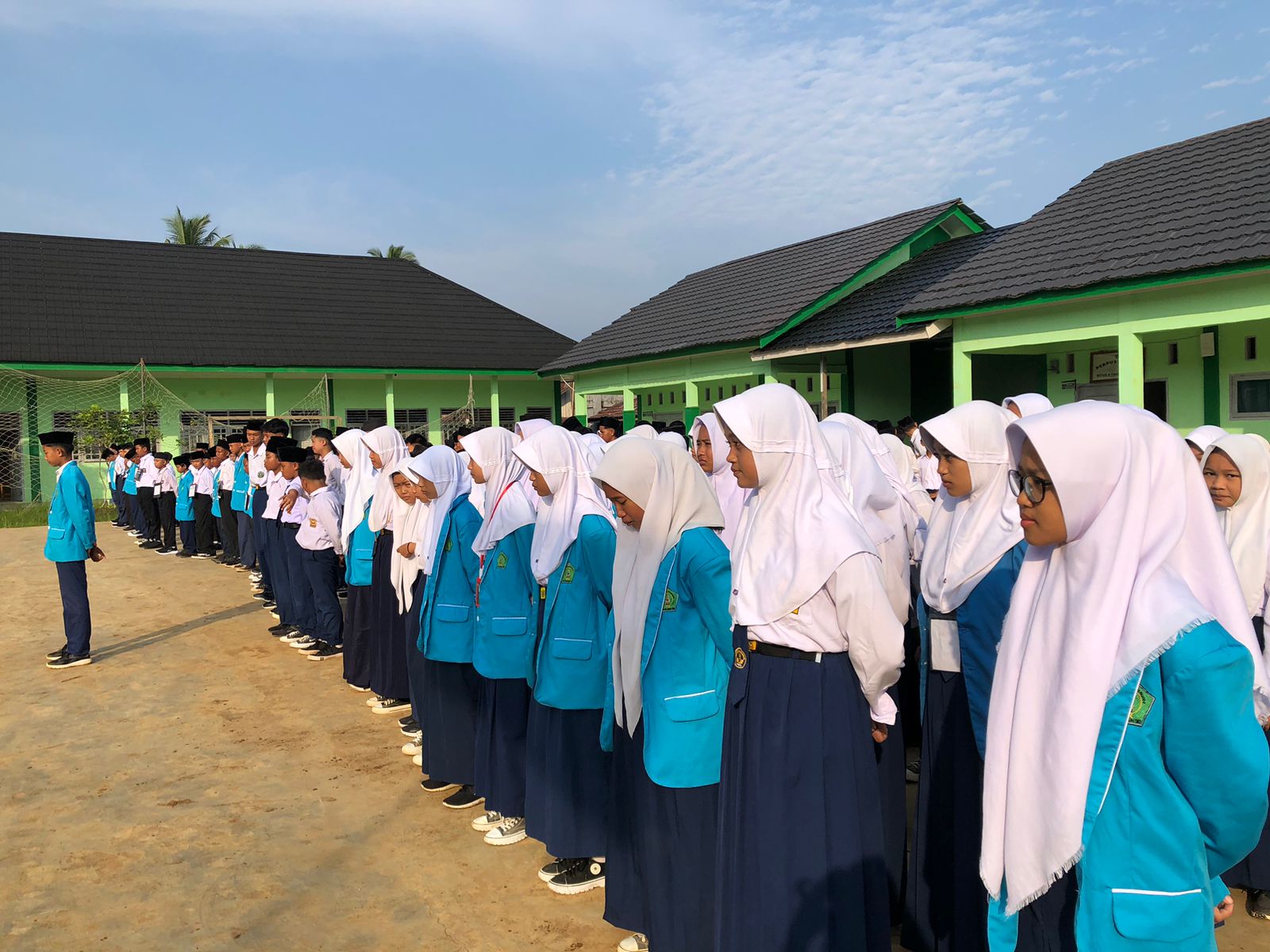 Hari Pertama Pelaksanaan Masa Taaruf Siswa Madrasah MTsN 4 Tanjung Jabung Timur sukses