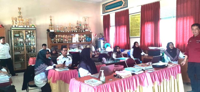 MTsN 4 Tanjung Jabung Timur Gelar Pembinaan Kepegawaian